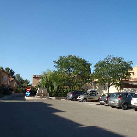 Appartement Dans La Residence Les Mazets De Camargue Arles Exterior photo