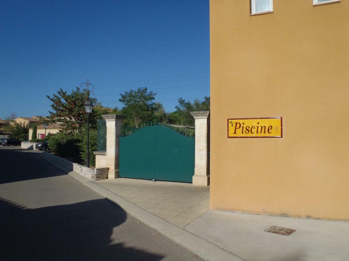 Appartement Dans La Residence Les Mazets De Camargue Arles Exterior photo